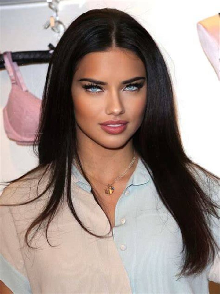 Adriana Lima (Model) Age, Bio, Wiki, Height, Weight, Spouse, Children, Net Worth, Facts