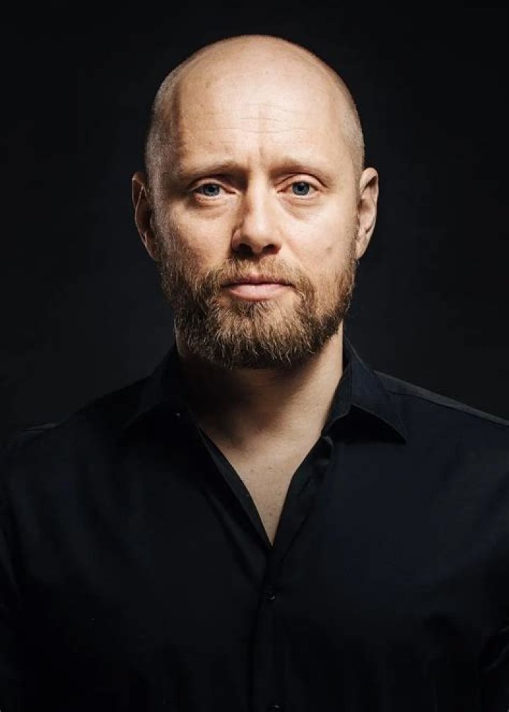 Aksel Hennie Biography, Age, Height, Wife, Children, Net Worth and Movies