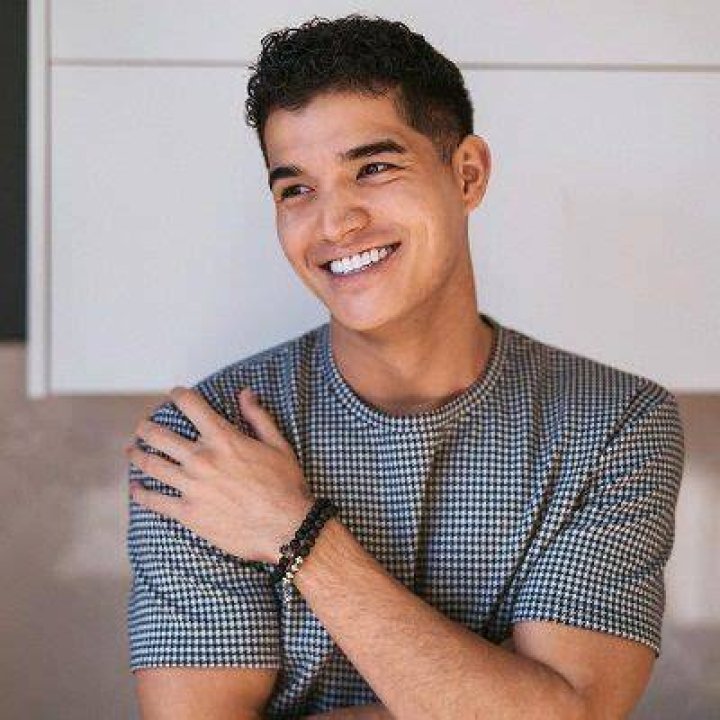 Alex Burriss Bio, Wiki, Age, Family, Girlfriend, YouTube, Salary and Net Worth