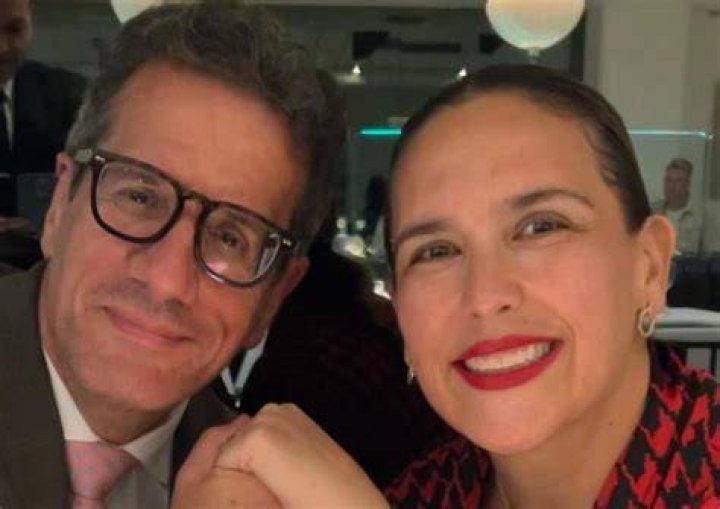 Angelica Vale Bio, Wiki, Age, Husband, Radio, Jaime Camil, Voñadoras, Mama, and Net Worth.