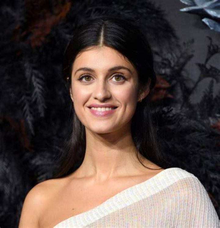 Anya Chalotra Parents Are Of Indian Ethnicity & Nationality, Is That Why She Has Brown Eyes?