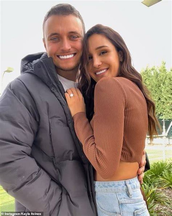 Author: Kayla Itsines Husband Or Partner -Is She Married After Ending Relationship With Tobi Pearce? Details To Know
