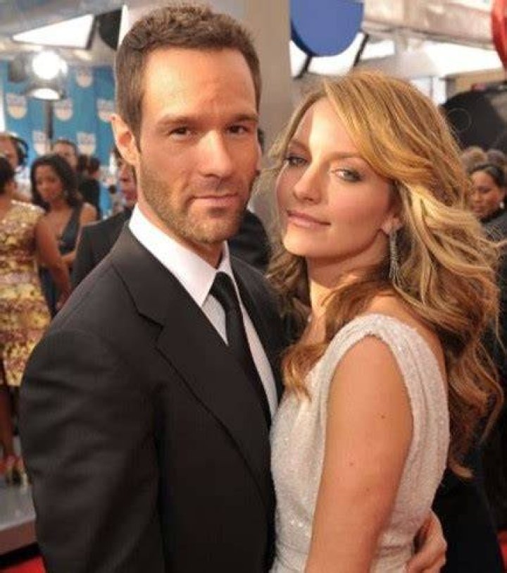Chris Diamantopoulos’ Height, Net Worth, Wife Becki Newton