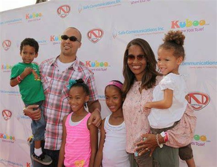 Coby Bell Bio, Wiki, Age, Height, Family, Wife, Kids, Movies, Tv Shows, and Net Worth.