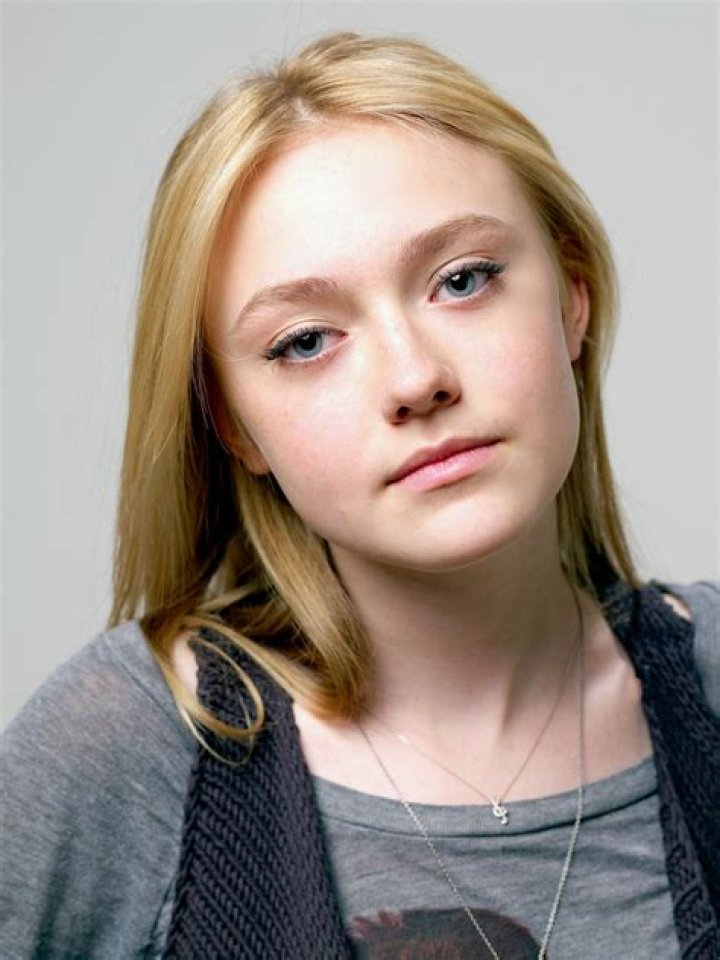Dakota Fanning – Wiki, Bio, Age, Height, Net Worth, Boyfriend