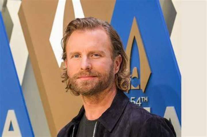 Dierks Bentley’s biography, fact, career, awards, net worth & life story