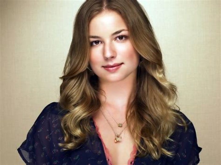 Emily VanCamp Bio, Age, Height, Husband, Pregnancy, Net Worth, Movies and TV shows