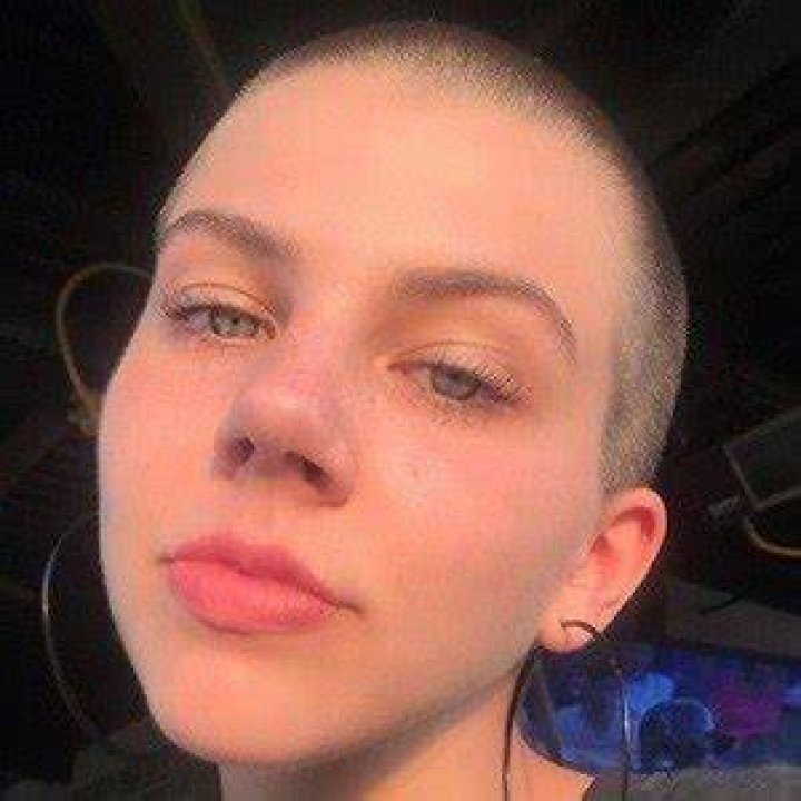 Emmwee TikTok Age, Instagram, Birthday, Merch, Height, Real Name