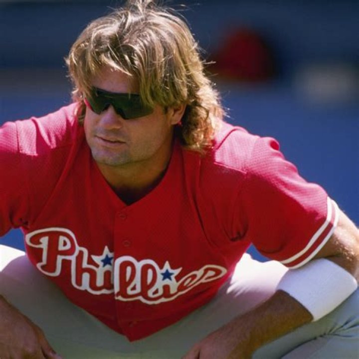 How Much Money Does Darren Daulton Make? Latest Darren Daulton Net Worth Income Salary