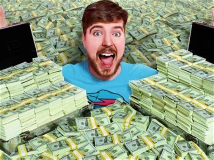 How Much Money Does Peggy Lennon Make? Latest Peggy Lennon Net Worth Income Salary