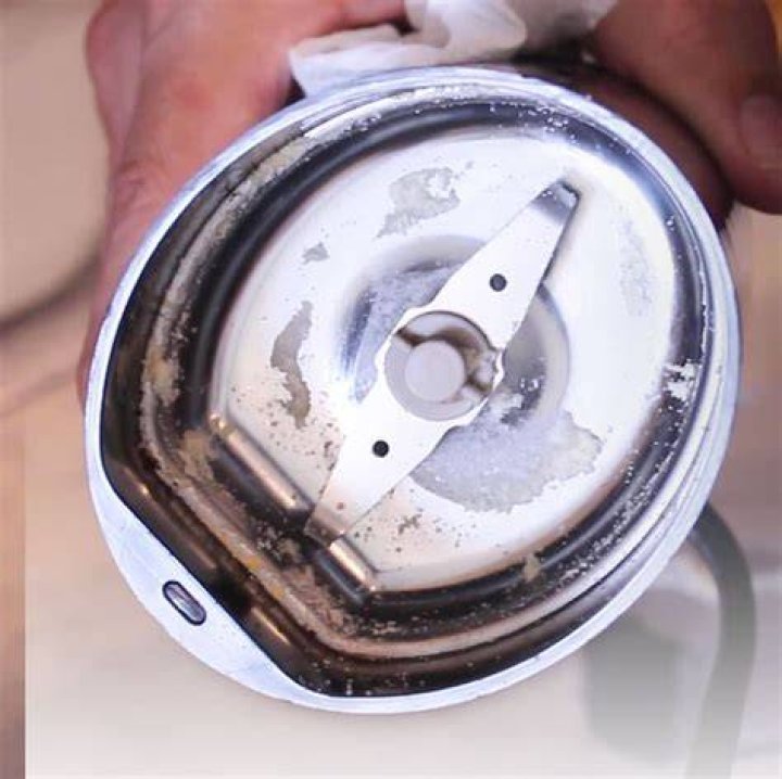 How to clean spice grinder
