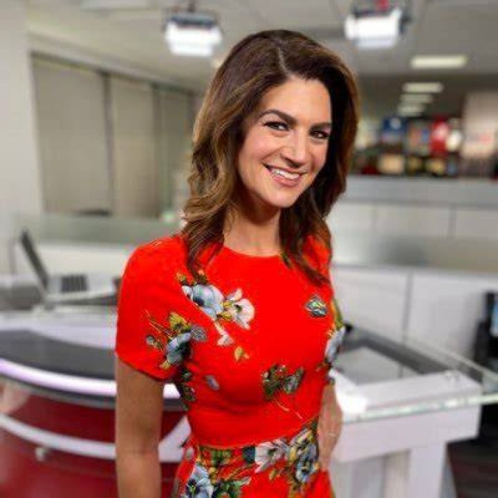 Justine Waldman Bio, Age, fdamily, Husband, Wedding, Wiki, Height, Kron, Grant Lodes, Salary