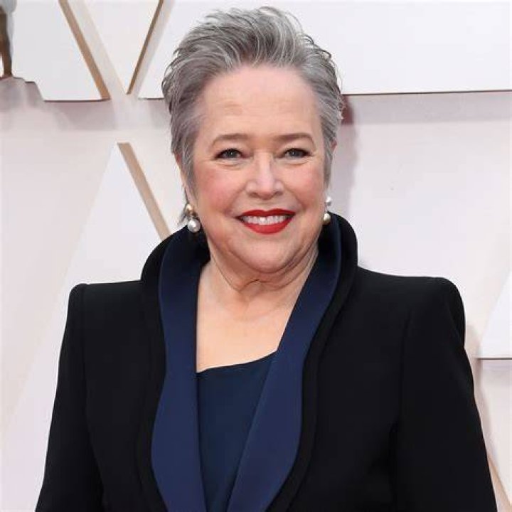 Kathy Bates Gay, Net Worth, Age, Husband, Married, Height, Lesbian, Bio