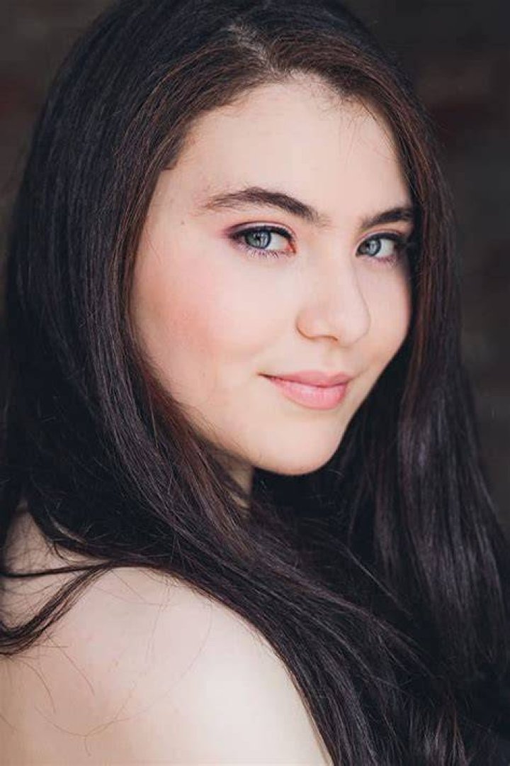 Lilla Crawford Bio, Wiki, Age, Family, Husband, Movies, TV Shows and Net Worth