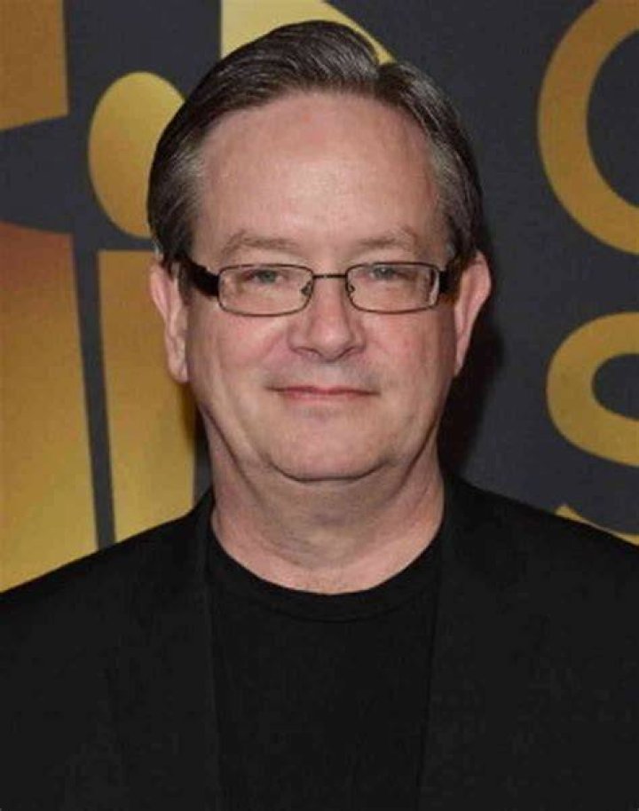 Mark McKinney: Wife, net worth, tattoos, smoking & body facts