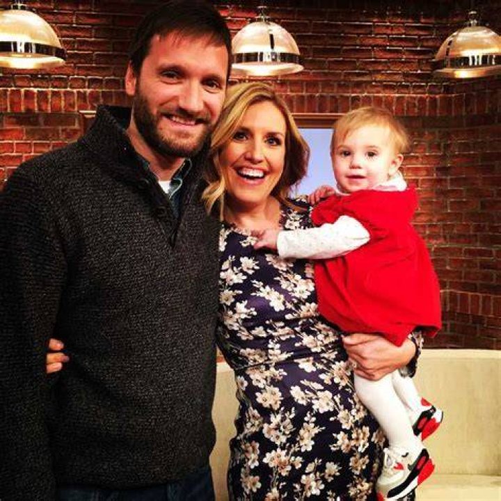Poppy Harlow Bio, Wiki, Age, Height, Husband, Children, Family, CNN, CBS, Salary and Net Worth