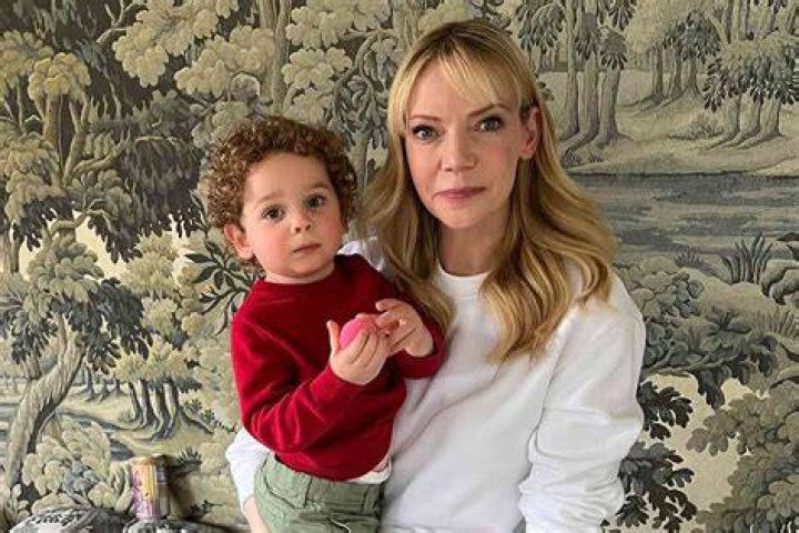 Riki Lindhome Husband: Is She Married? Everything On Her Relationship & Family
