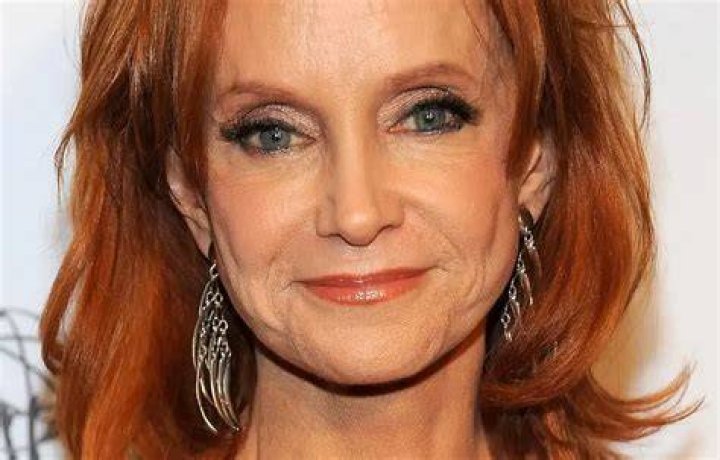 Swoosie Kurtz Bio – Net Worth, Facts, Movies and TV Shows