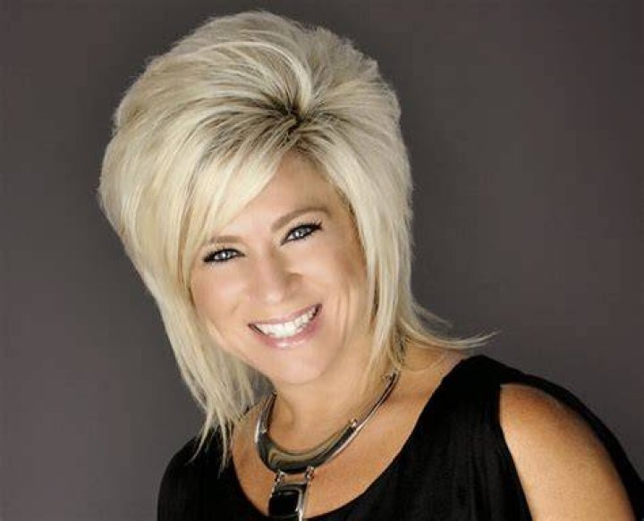 Theresa Caputo’s net worth, biography, fact, career, awards and life story