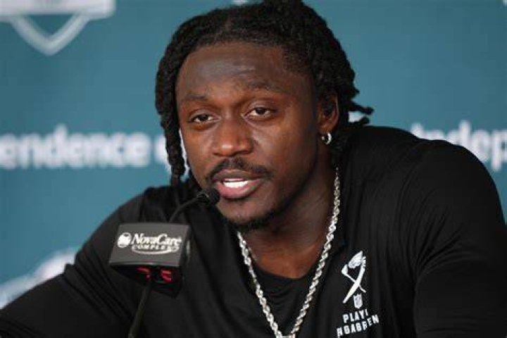 Who Are AJ Brown Parents Arthur Brown, Josette Robertson & Mellisa Smith? Net Worth Girlfriend Details Of The NFL Draft Player