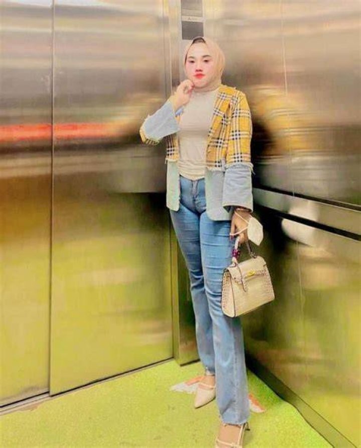 Who Is Aulia Salsa Marpaung On Tiktok? Her Real Name and Biodata, How Old Is She?