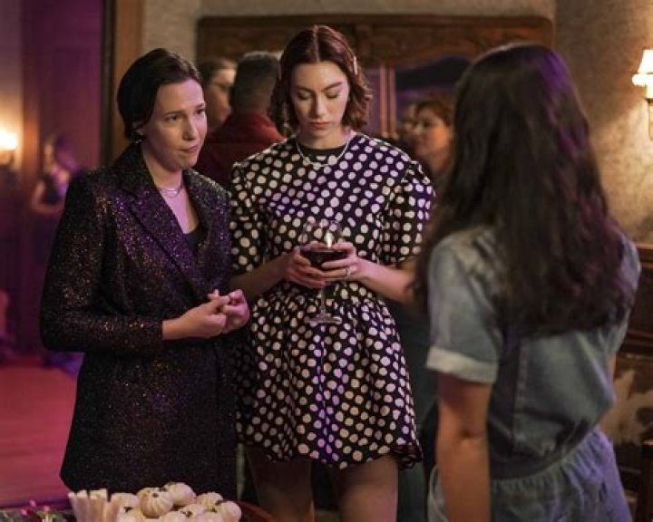 Who Is Madeline Wise? Meet Single Drunk Female Cast On Instagram