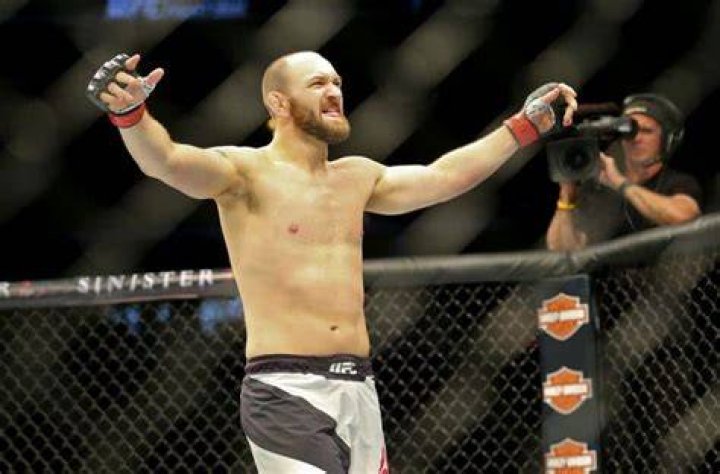 Zak Cummings: UFC, Injury, Family & Net Worth