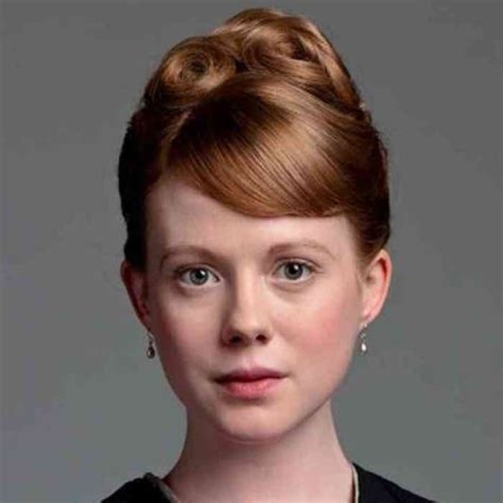 Zoe Boyle Bio, Wiki, Age, Height, Family, Dating, Movies and Net Worth.